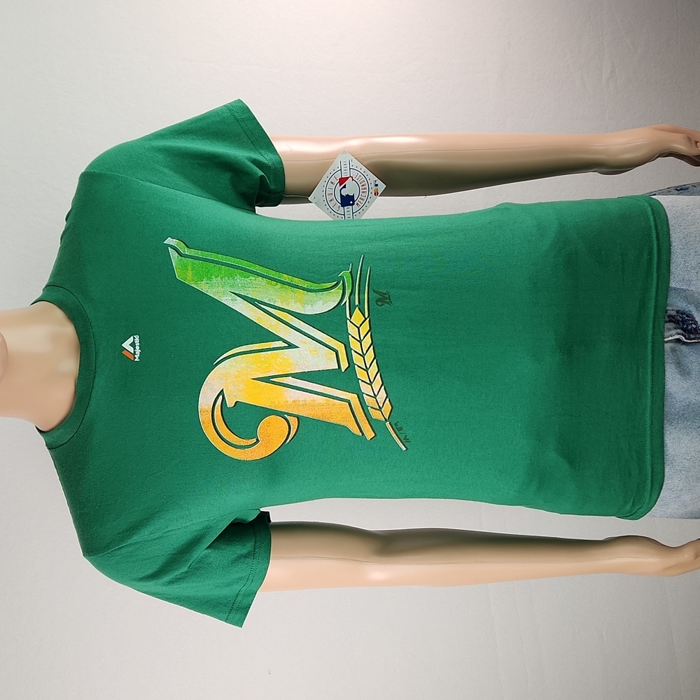 MLB Milwaukee Brewers Classic M Logo tee Size S